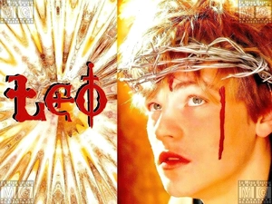 Red lips, Leonardo DiCaprio, blood