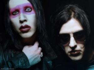 Marilyn Manson, Red, lips, Glasses