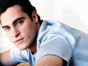 Joaquin Phoenix, bright T-shirt