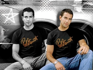 Jesse Metcalfe, Black shirt