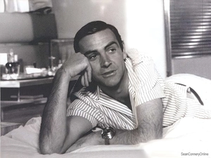 Sean Connery, striped shirt
