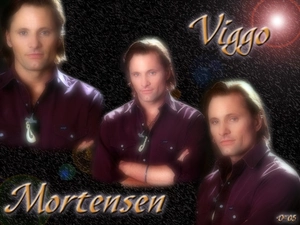 Viggo Mortensen, dark shirt