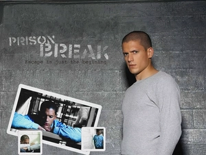 Wentworth Miller, gray shirt