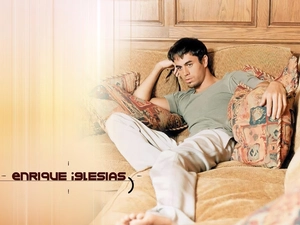 pillows, Enrique Iglesias, Sofa