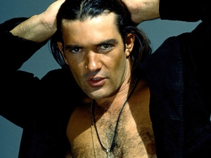 Coat, Antonio Banderas, stretched