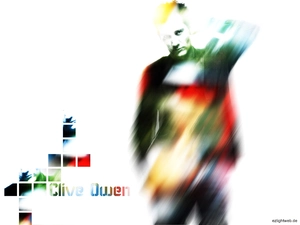 Clive Owen, dark suit