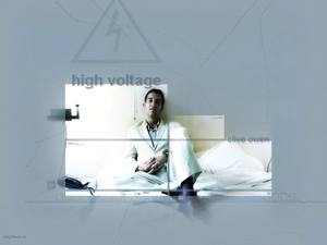 Clive Owen, white suit