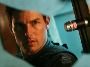 Tom Cruise, Black Suit