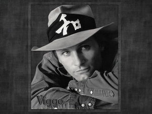 Viggo Mortensen, Hat