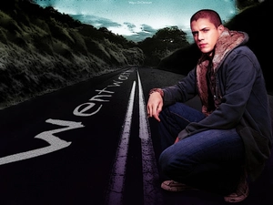 Wentworth Miller, sneakers