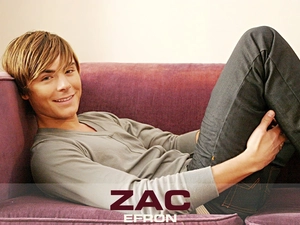 Zac Efron, Sofa